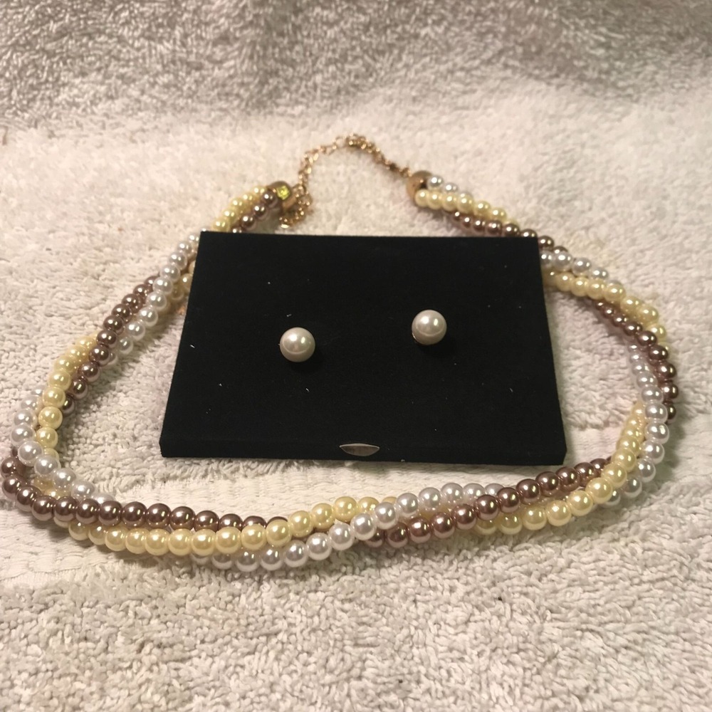 Avon Julie Giftset Necklace & Earrings Pearl Multicolor Ensemble